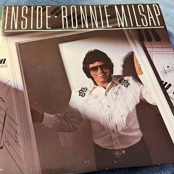 Ronnie Milsap "Inside Ronnie Milsap" [RCA AHL1-4311] Vinyl LP - Picture 7 of 7